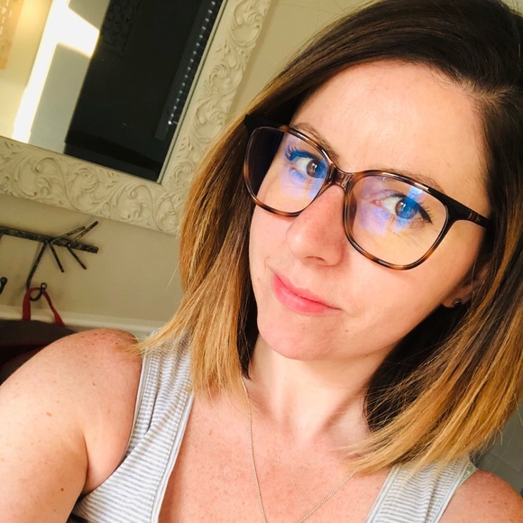 Meet your Posher, Danielle - Picture 1 of 1